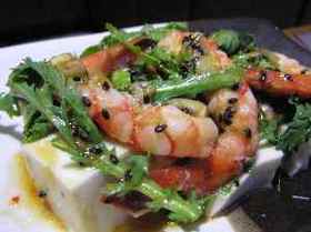 海老と春菊のピリ辛サラダ