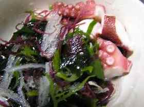 サッパリタコと海藻の梅酢