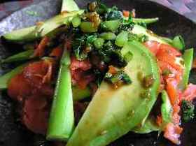 アボカドとサーモンの柚子コショウサラダ