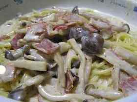 たっぷりキノコのクリームパスタ