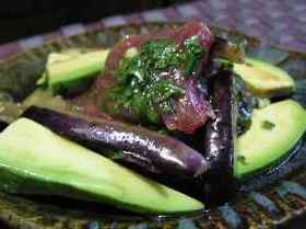 マグロとアボカドナスでミサプチ風マリネ