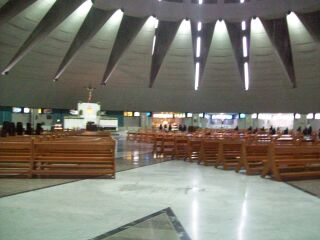 martedi dentro santuario.jpg