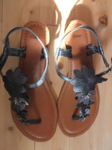 sandali GAP.jpg