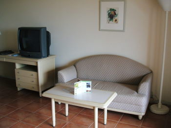 レオパレスリゾート 3