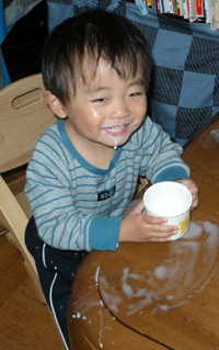 牛乳でオイタ（12/13/05）