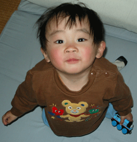 布団遊び、好き（1/14/06）