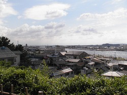 日和山から臨む酒田の港