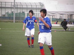 優平交代後は甲斐がキャプテン。甲斐のキャプテンマークもまたよく似合う