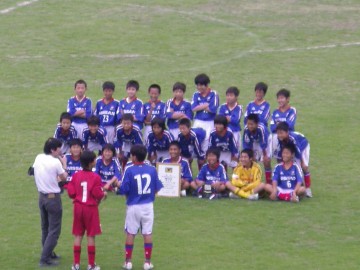 追浜も関東大会がんばれ！手前は追浜を冷やかす新子安の出たがりキーパー（笑）内山君と松島君