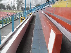 椅子は風呂場のよう