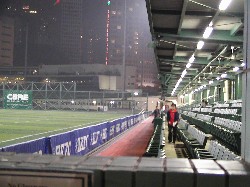 メインスタンド潜入