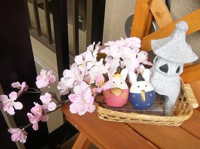 ラティス（うさぎ雛と灯篭）