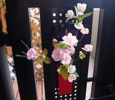 門扉の桜