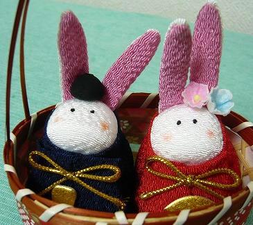 和紙ちりめんお手玉(うさぎ雛かご入)／アップ