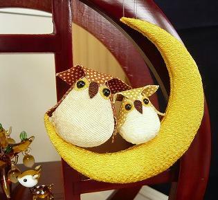 ２０１０年９月のディスプレイ／PC横（月とフクロウ）