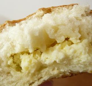 結構クリームたっぷりで、中はしっとり