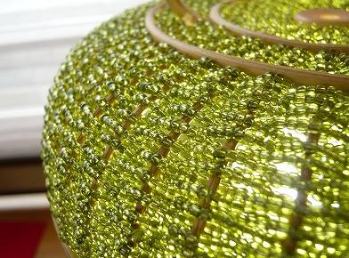 バンブービーズ鳥かごランプ／ビーズのアップ点灯