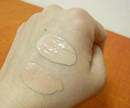 フォーマルクライン　／ＢＢファンデの色比較（上ナチュラル・下ＰＦ）