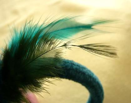 【ヘアゴム】フェザーローズ（ブルー）／羽根のアップ