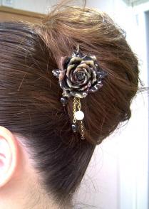 バラのストラップでヘアアレンジＢＫ