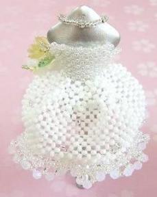ビーズのウエディングドレス（後）