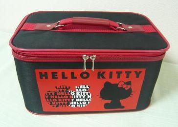 ハローキティ　コスメケース　ブラック＆レッド／BK