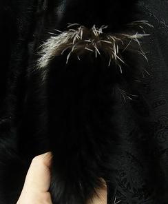 前のあわせ部分のトリミングの厚みは薄めかも・・