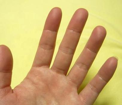 マスク使用後の手の平