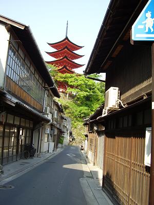 町屋裏五重塔