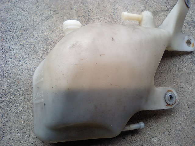 リザーブタンク