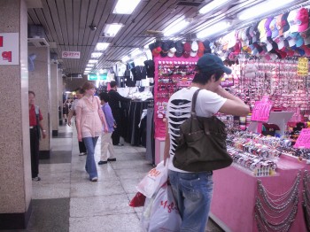 東大門市場の地下街