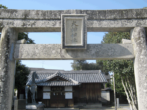 大神神社　鳥居