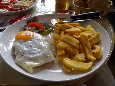 Rivoli park cafe-2.jpg