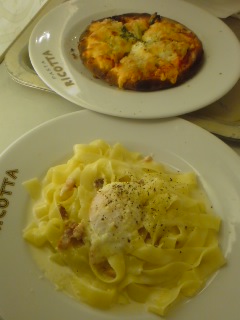 PASTA RICOTTA カルボナーラとカプリチョーザ