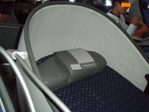 NWA機内　シェルシート.JPG