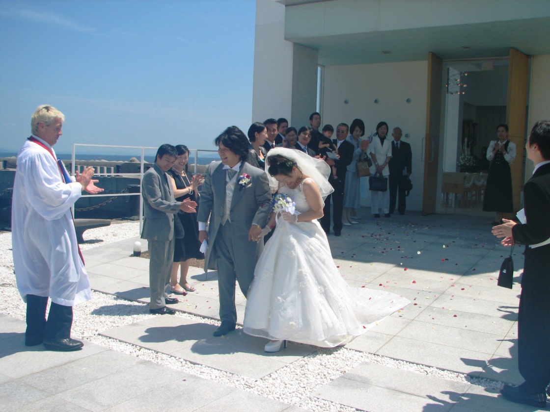 教会前～フラワーシャワー2