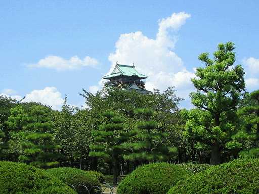 遠い大阪城