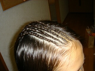 次女をコーンロウ