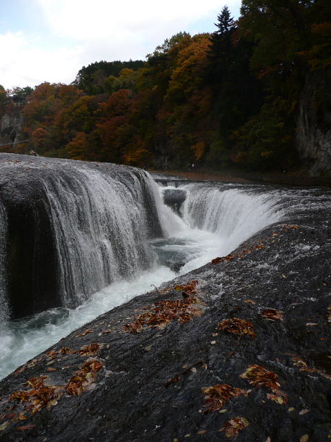 吹き割の滝2.jpg