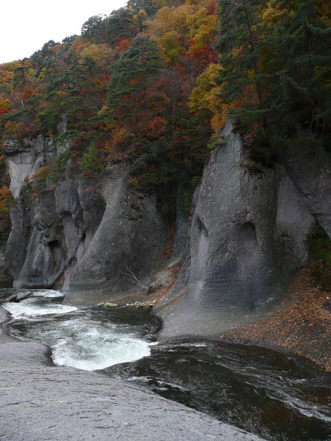 吹き割の滝3.jpg