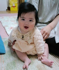 ちびたおすわり