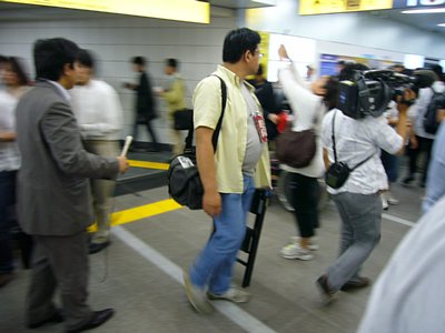 取材班（新宿三丁目）