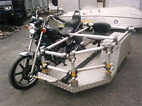 サイドカー（ＶＢ・ローリー搭乗）