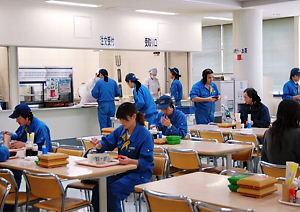 女性宿舎の食堂