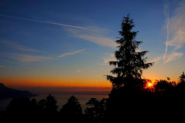 +1108 Sunset from above Montreux.01.jpg