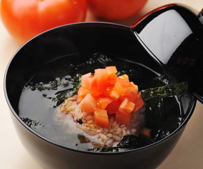 雑穀とトマトの茶漬け