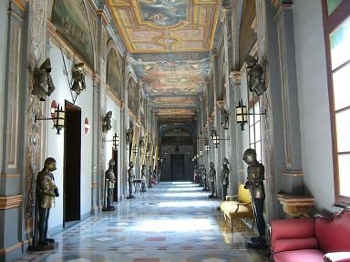 騎士団長の宮殿の廊下