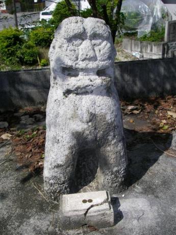 東風平シーサー西１