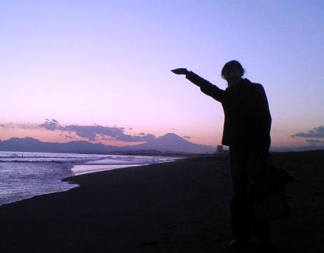 辻堂海岸から西の空