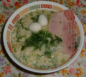 トンコツラーメン水菜入り